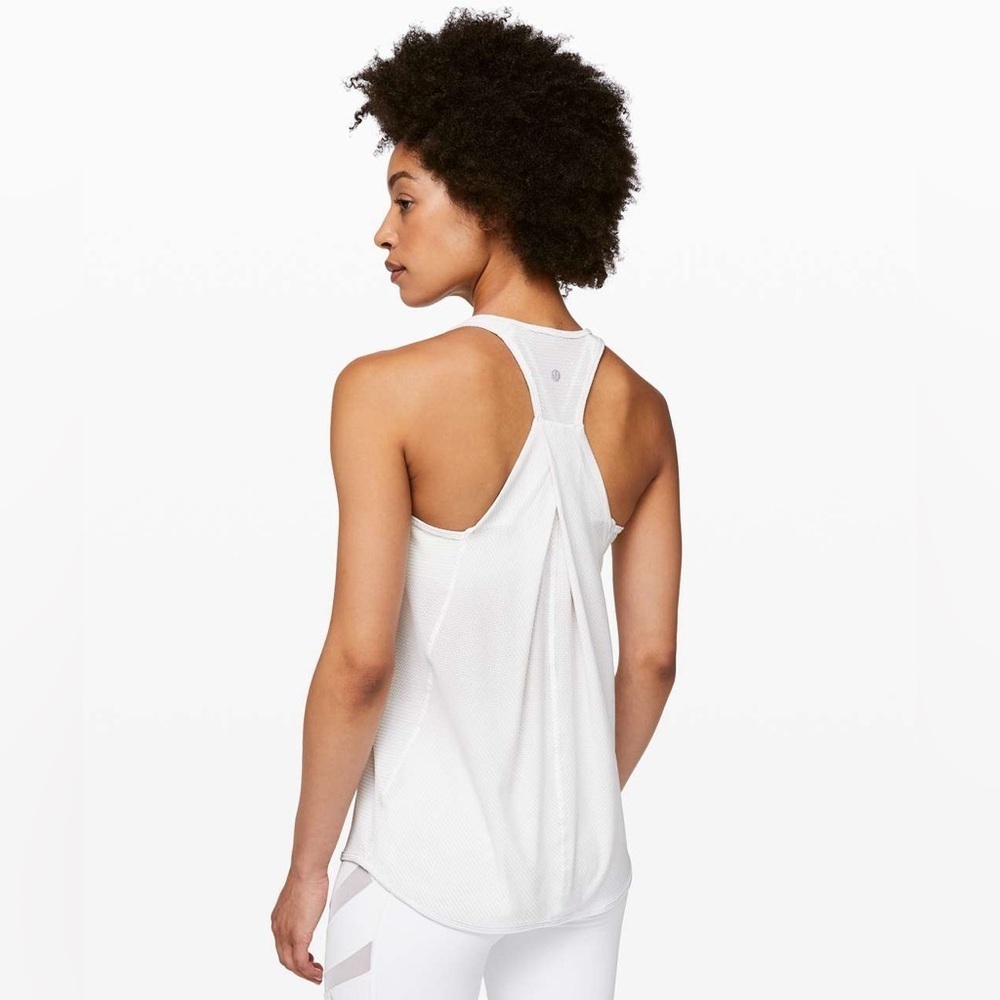 95 🆕🤍 Lululemon Essential Tank - Heathered White